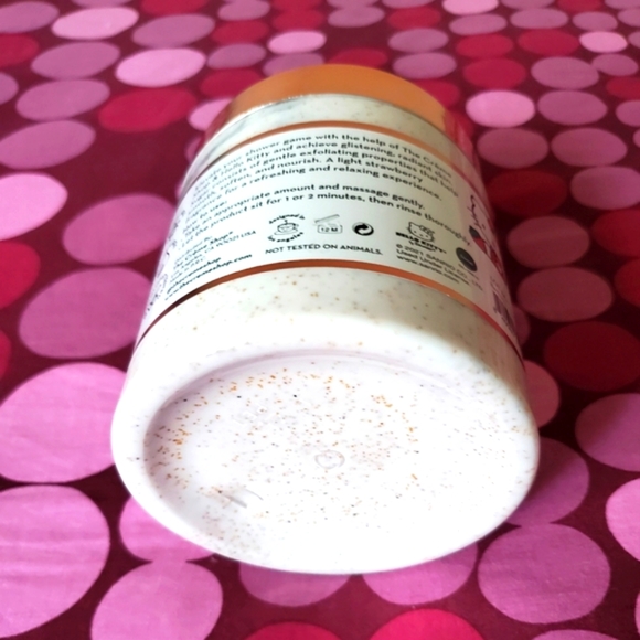 The Creme Shop x Hello Kitty Body Scrub - Picture 4 of 7